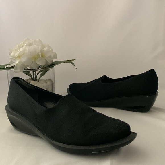 ROBERT CLERGERIE Women's Virot Pump - Picture 15 of 15